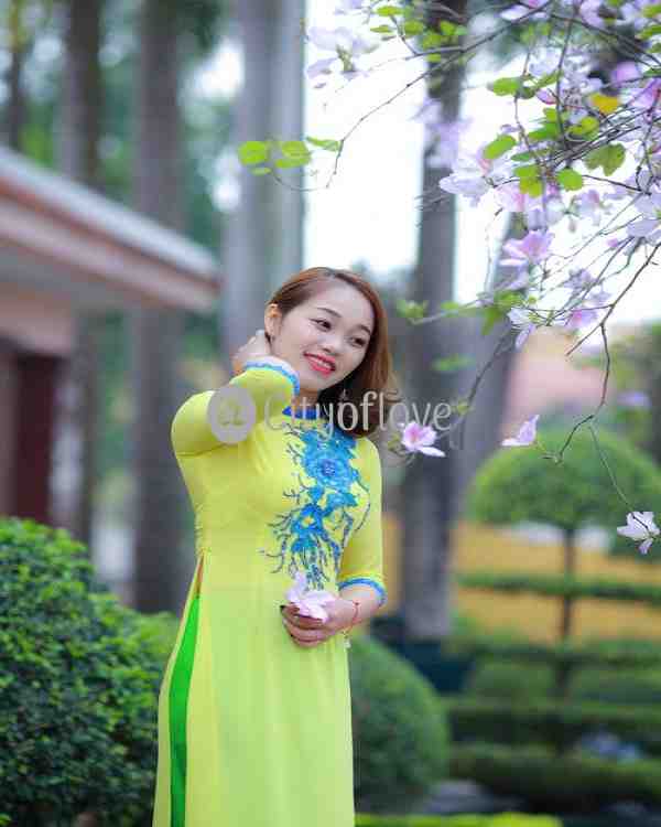 High Profile Independent Lady WhatsApp Number in Delhi