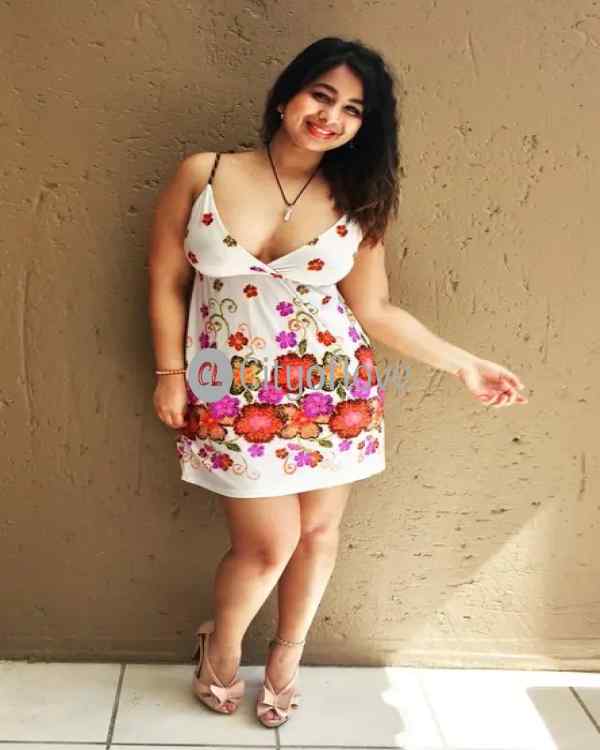 Attractive and Sensual Look Call Girl at Affordable Price
