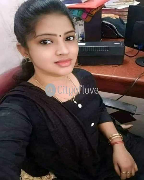 Stylish Look and Slim Figure Call Girl Give Proper Enjoyment