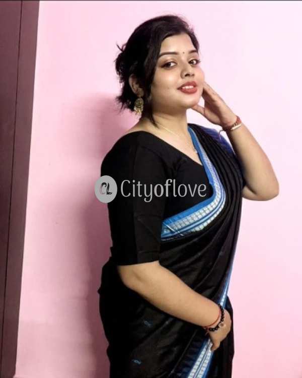 Stylish Look and Slim Figure Call Girl Give Proper Enjoyment