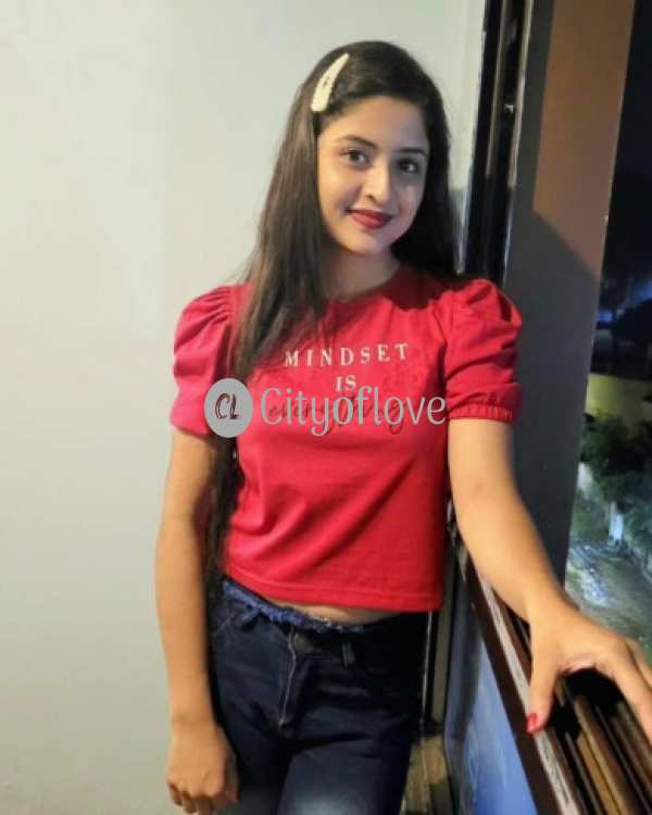 Stylish Look and Slim Figure Call Girl Give Proper Enjoyment