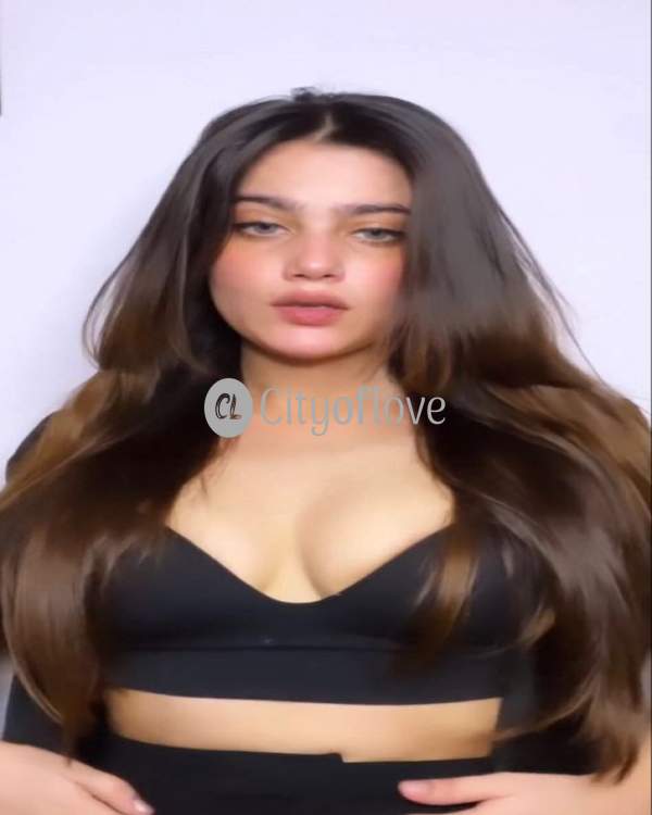 Attractive and Sensual Look Call Girl at Affordable Price